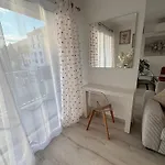 Luxury Stay, Proche Gare & Sanctuaire, Climatisation * לורדה