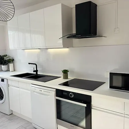 Luxury Stay, Proche Gare & Sanctuaire, Climatisation Apartment Lourdes